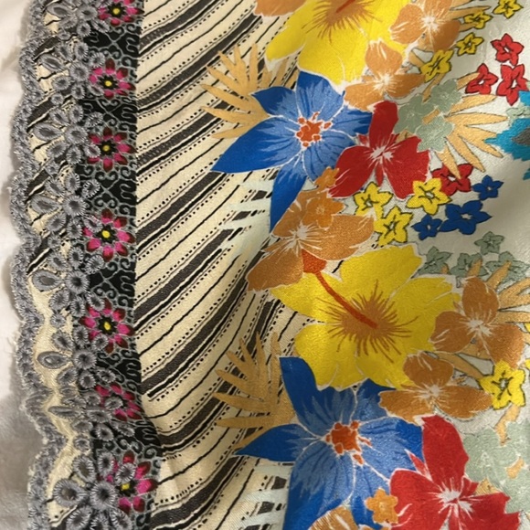 Johnny Was silk blouse - Picture 8 of 8